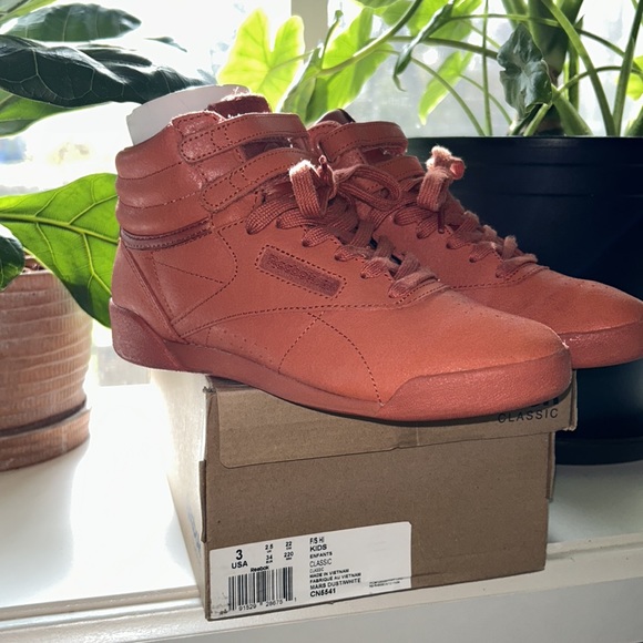 Redbox Classic Freestyle High tops - Picture 11 of 14